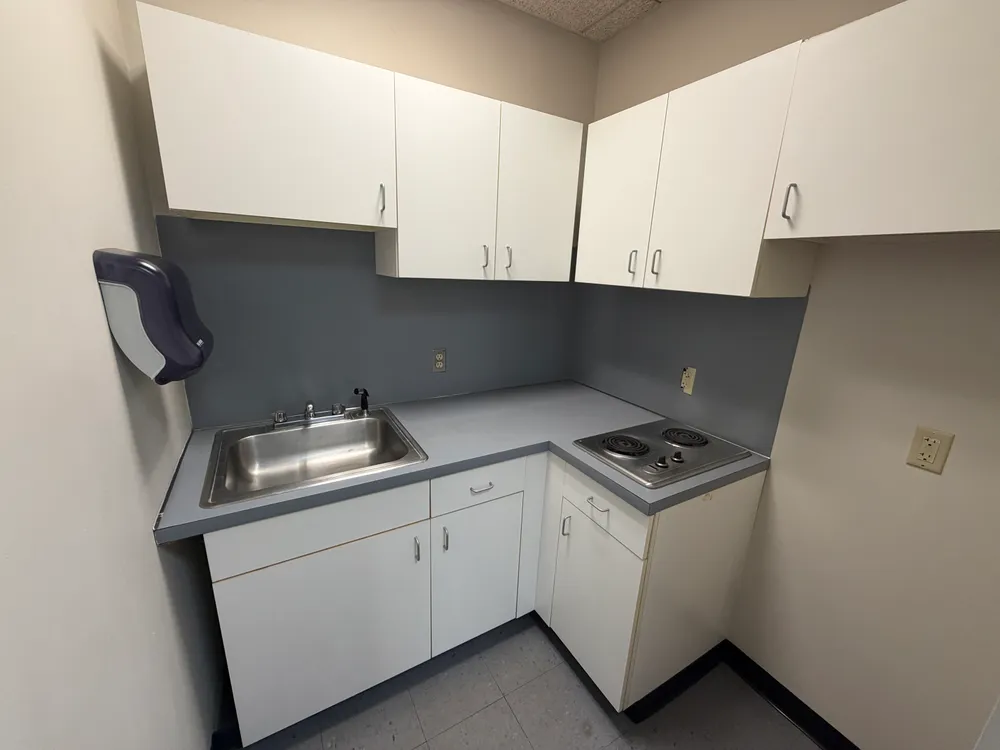 2056 Thomaston Ave - Unit 2 — photo 9