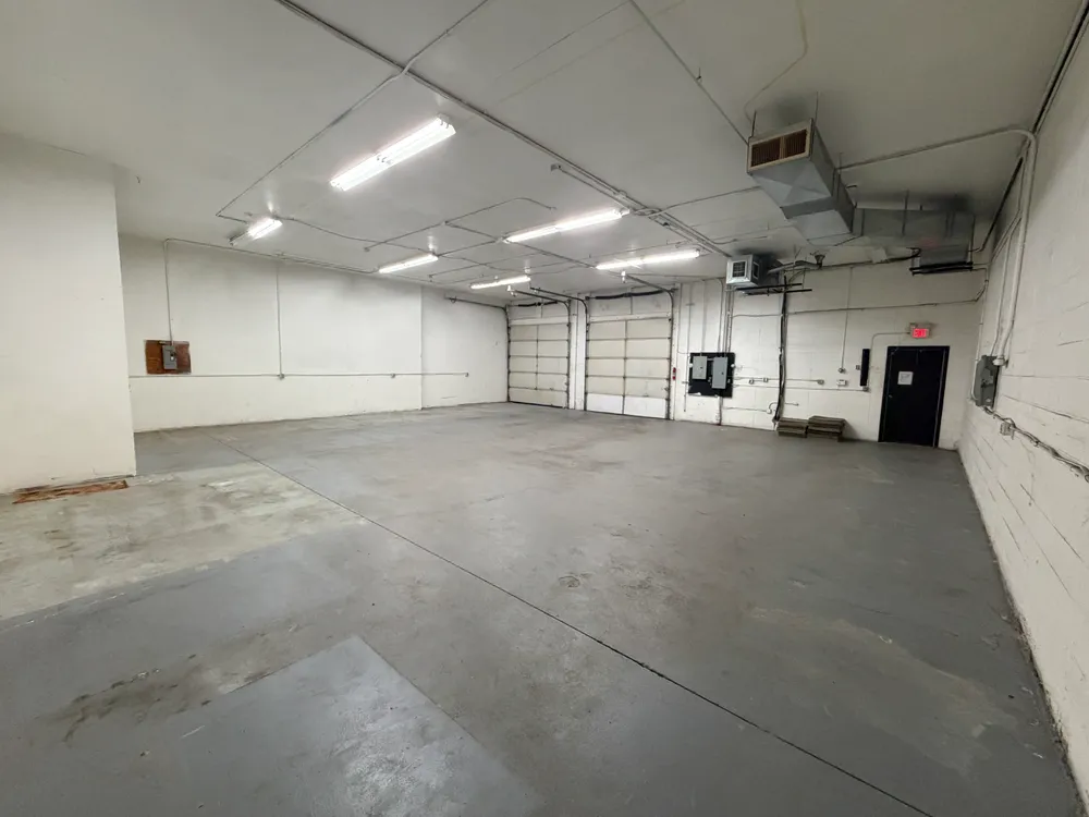 2056 Thomaston Ave - Unit 2 — photo 10