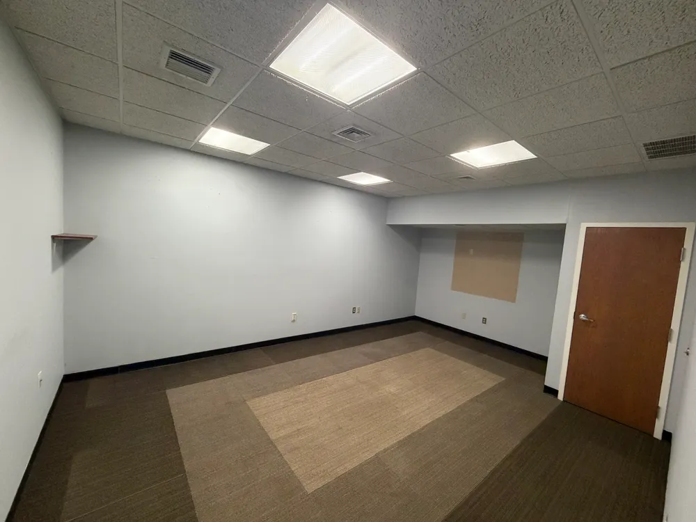 2056 Thomaston Ave - Unit 2 — photo 6