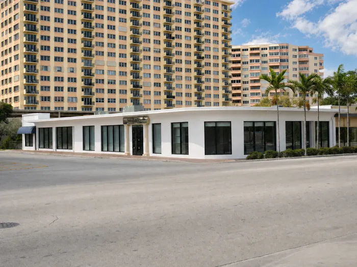 Las Olas 009 — cleaned — re-rendered